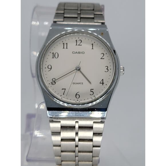 Classic Casio Quartz Stainless Steel Watch - Picture 1 of 8